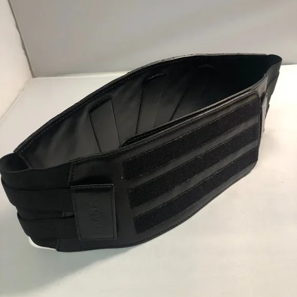 HOTTIE STATEMENT PIECE!Chanel quilted lambskin leather belt  display picture 3